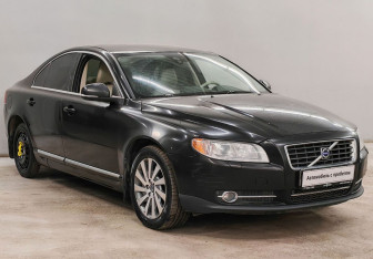 Подержанный автомобиль Volvo S80 2011 года (3 фото)
