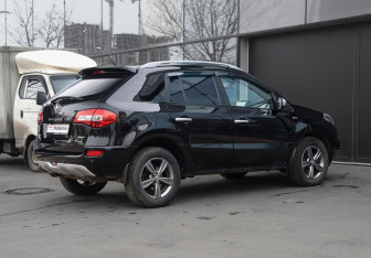 Подержанный автомобиль Renault Koleos 2012 года (5 фото)