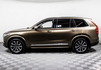 Подержанный автомобиль Volvo XC90 2017 года (8 фото)