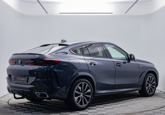Подержанный автомобиль BMW X6 2020 года (5 фото)