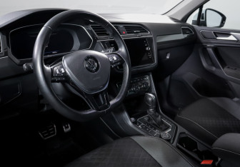 Подержанный автомобиль Volkswagen Tiguan 2018 года (14 фото)