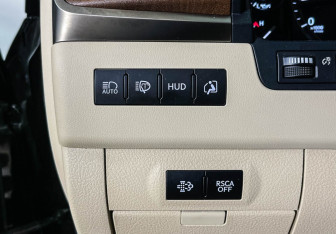 Подержанный автомобиль Lexus LX 2016 года (21 фото)