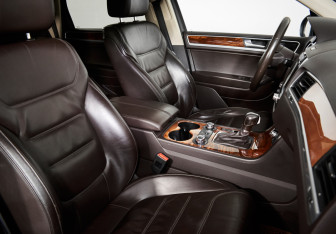 Подержанный автомобиль Volkswagen Touareg 2011 года (18 фото)