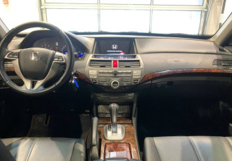Подержанный автомобиль Honda Crosstour 2012 года (11 фото)