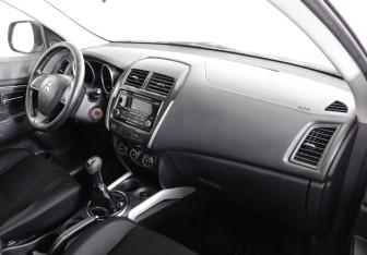 Подержанный автомобиль Mitsubishi ASX 2014 года (6 фото)