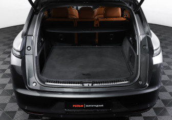 Подержанный автомобиль LiXiang L7 2023 года (10 фото)