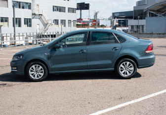 Подержанный автомобиль Volkswagen Polo Sedan 2019 года (8 фото)