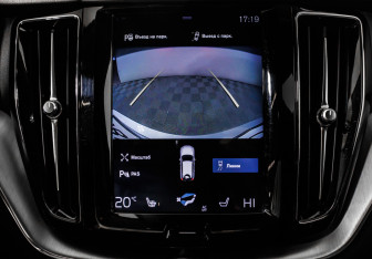 Подержанный автомобиль Volvo XC60 2018 года (14 фото)