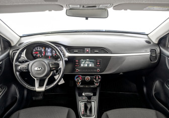 Подержанный автомобиль Kia Rio Hatchback 2021 года (14 фото)
