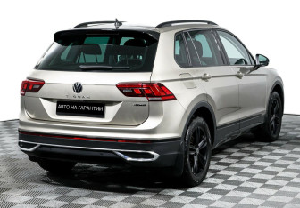 Подержанный автомобиль Volkswagen Tiguan 2021 года (5 фото)