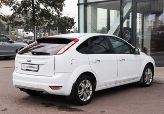 Подержанный автомобиль Ford Focus Hatchback 2009 года (4 фото)