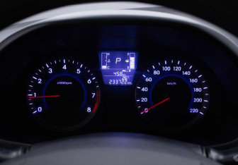 Подержанный автомобиль Hyundai Solaris Hatchback 2015 года (12 фото)