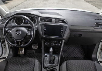 Подержанный автомобиль Volkswagen Tiguan 2018 года (15 фото)