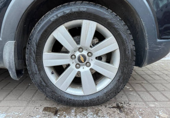 Подержанный автомобиль Chevrolet Captiva 2008 года (13 фото)