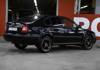 Подержанный автомобиль Skoda Octavia Liftback 2010 года (5 фото)