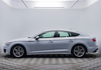 Подержанный автомобиль Audi A5 Liftback 2020 года (2 фото)