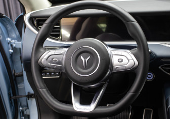 Подержанный автомобиль Voyah Free 2023 года (17 фото)