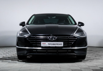 Подержанный автомобиль Hyundai Sonata 2022 года (2 фото)