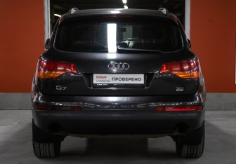 Подержанный автомобиль Audi Q7 2007 года (6 фото)