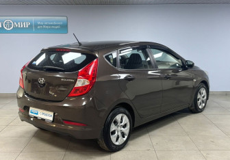 Подержанный автомобиль Hyundai Solaris Hatchback 2015 года (5 фото)