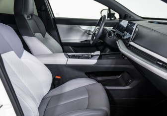 Подержанный автомобиль Changan UNI-T 2023 года (10 фото)