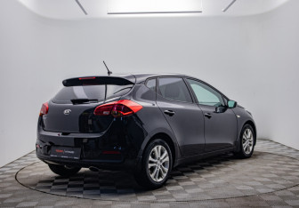 Подержанный автомобиль Kia Ceed Hatchback 2015 года (5 фото)