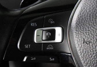 Подержанный автомобиль Volkswagen Tiguan 2017 года (15 фото)