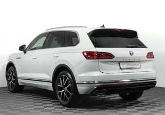 Подержанный автомобиль Volkswagen Touareg 2019 года (7 фото)