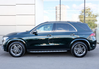 Подержанный автомобиль Mercedes-Benz GLE 2020 года (8 фото)