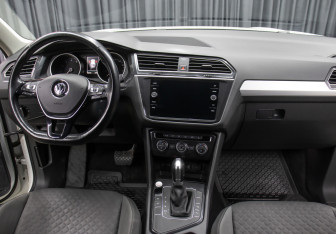 Подержанный автомобиль Volkswagen Tiguan 2018 года (15 фото)