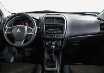 Подержанный автомобиль Mitsubishi ASX 2017 года (6 фото)