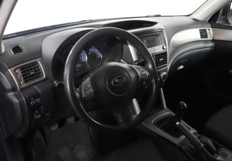 Подержанный автомобиль Subaru Forester Suv 2008 года (11 фото)