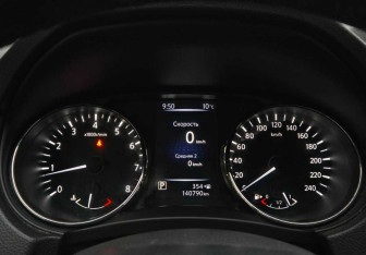 Подержанный автомобиль Nissan X-Trail 2018 года (14 фото)