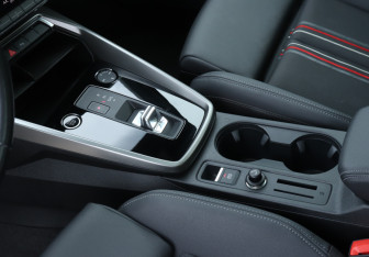 Подержанный автомобиль Audi A3 Sedan 2021 года (15 фото)
