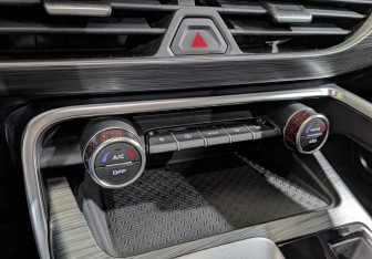 Подержанный автомобиль Geely Tugella 2023 года (21 фото)