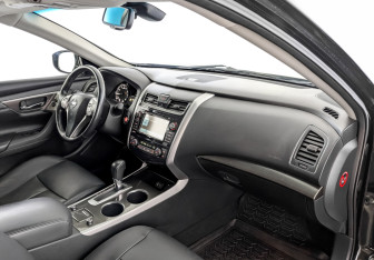 Подержанный автомобиль Nissan Teana 2014 года (11 фото)