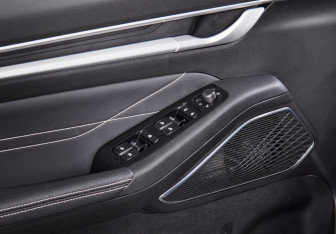 Подержанный автомобиль Geely Emgrand 2024 года (17 фото)
