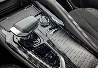 Подержанный автомобиль Geely Monjaro 2024 года (21 фото)