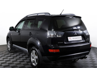 Подержанный автомобиль Mitsubishi Outlander 2007 года (7 фото)