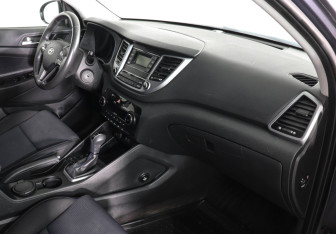 Подержанный автомобиль Hyundai Tucson 2016 года (10 фото)