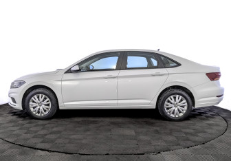 Подержанный автомобиль Volkswagen Jetta Sedan 2021 года (8 фото)