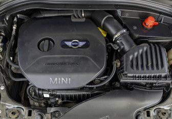 Подержанный автомобиль MINI Clubman Wagon 2018 года (9 фото)