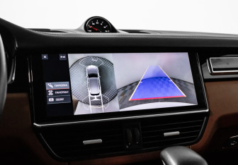 Подержанный автомобиль Porsche Cayenne 2018 года (27 фото)