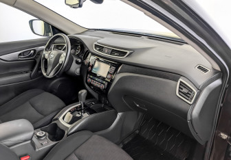 Подержанный автомобиль Nissan X-Trail 2018 года (11 фото)