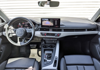 Подержанный автомобиль Audi A4 Sedan 2022 года (14 фото)