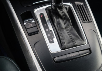 Подержанный автомобиль Audi A5 Coupe 2009 года (14 фото)