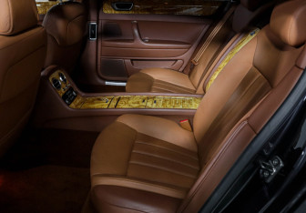 Подержанный автомобиль Bentley Continental Flying Spur 2005 года (10 фото)