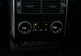 Подержанный автомобиль Land Rover Range Rover Sport 2020 года (10 фото)