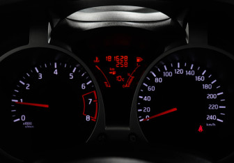 Подержанный автомобиль Nissan Juke 2011 года (11 фото)