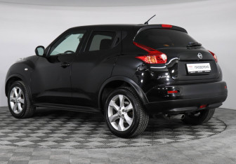 Подержанный автомобиль Nissan Juke 2011 года (7 фото)